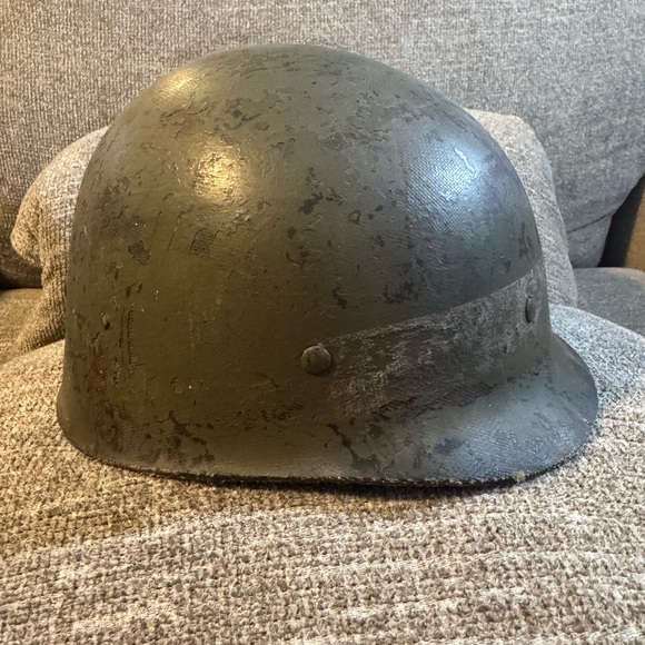 Vintage Vietnam War era US Army M1 combat helmet with liner - Picture 5 of 11